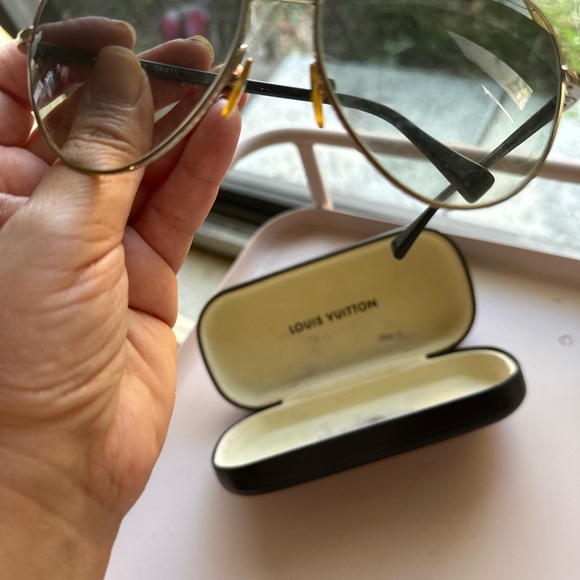 Louıs vuıtton sunglasses - Picture 12 of 12